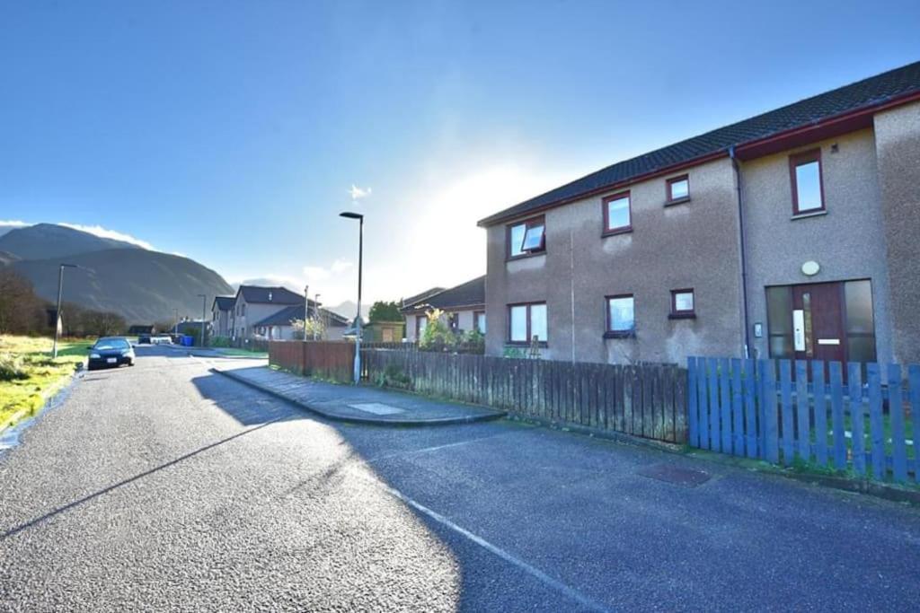 Skye'S Place Caol Exterior photo